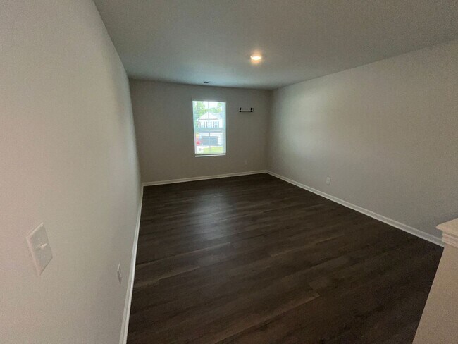 Building Photo - 503 Sandy Holw Dr