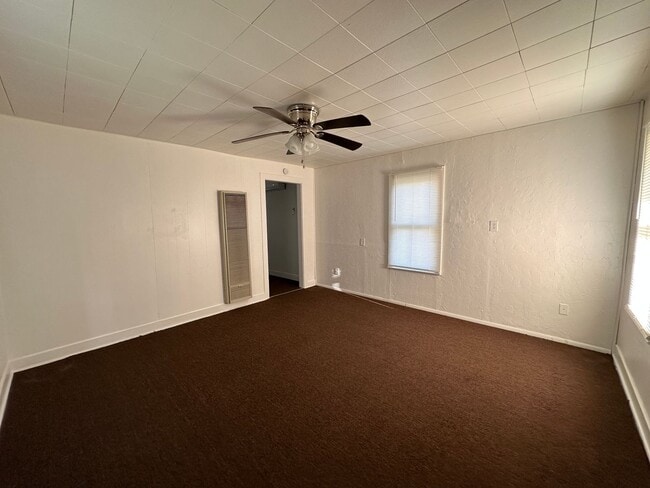 Building Photo - 205 G St
