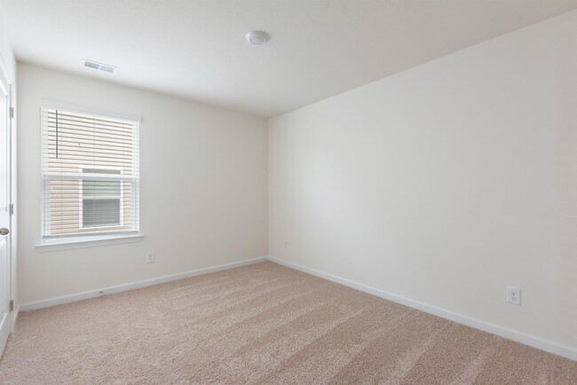 Building Photo - 4742 Willow Bluff Cir
