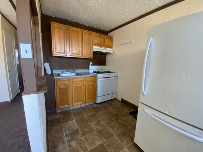 Building Photo - Charming 2-Bedroom Row Home in Sharon Hill