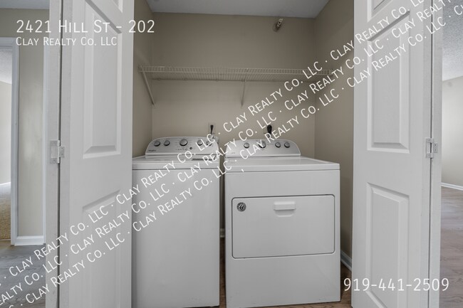 Building Photo - 2421 Hill St