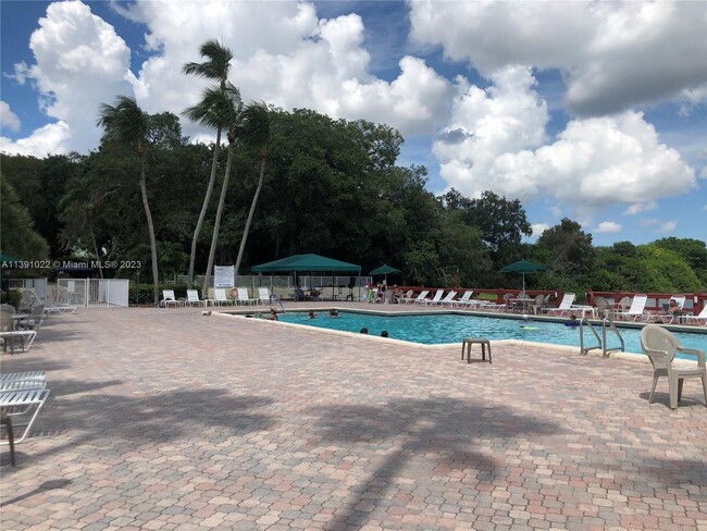 Building Photo - 1831 Sabal Palm Dr