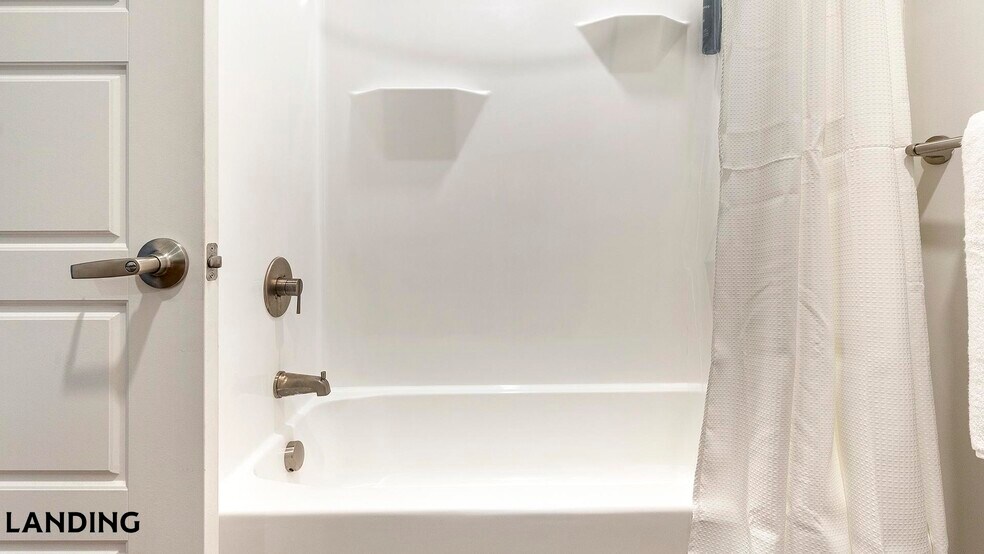 Building Photo - 302 13th St S