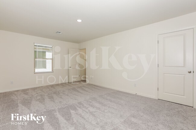 Building Photo - 3102 E Miner Dr