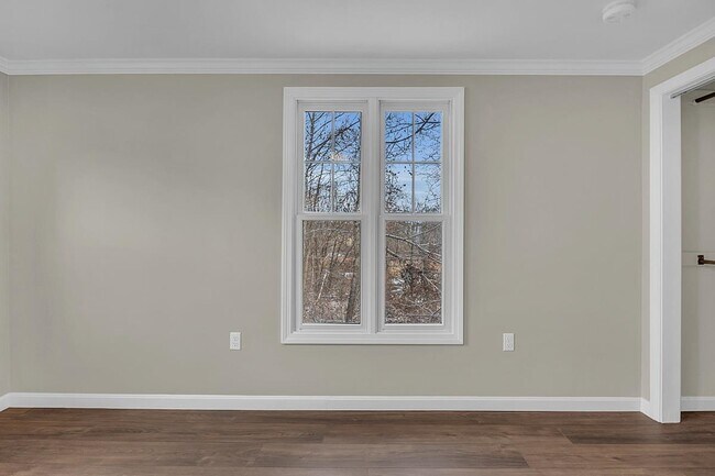 Building Photo - 297 Elm St