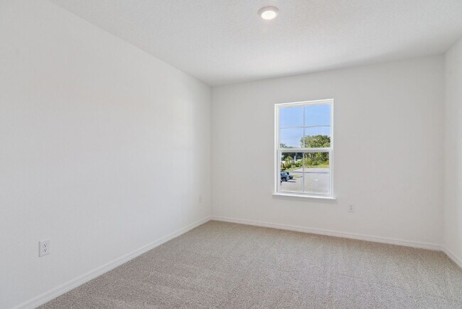 Building Photo - 1108 Elm Dr