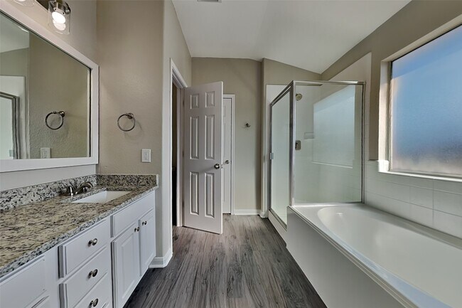 Building Photo - 6530 Bella Noche Dr