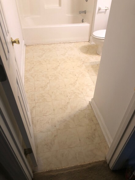 New bathroom floors - 12 Bermuda Pointe Cir