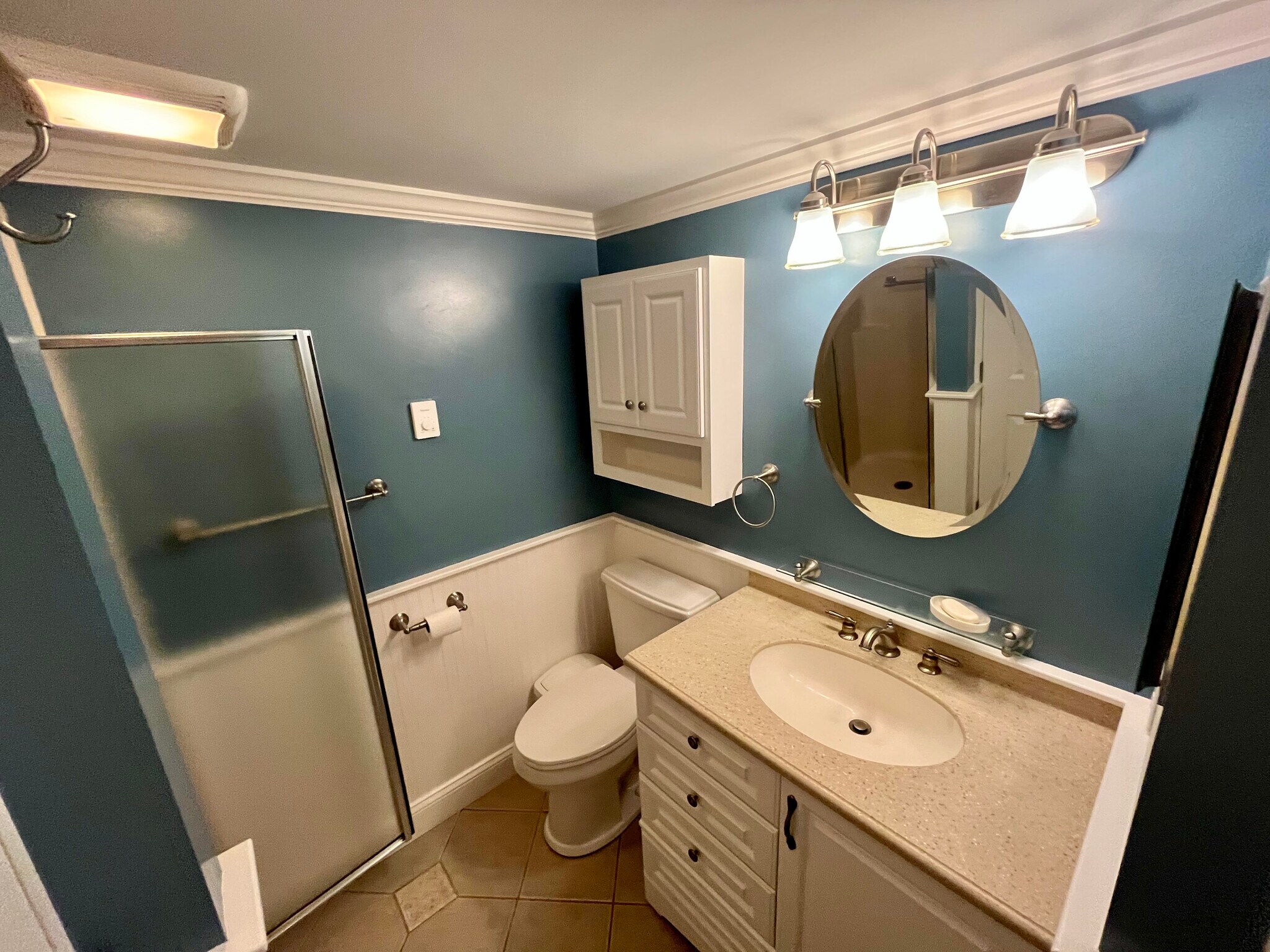 Ensuite bathroom with shower for bedroom #2 - 77 Windward Ln