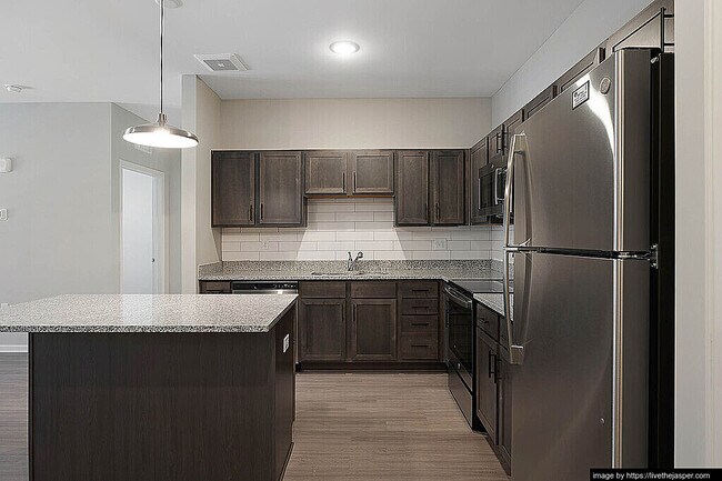 Building Photo - 4835 E Yager Ln