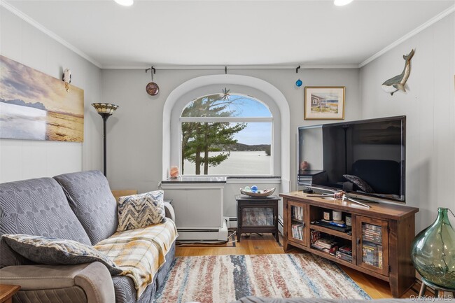 Building Photo - 598 N Lake Blvd