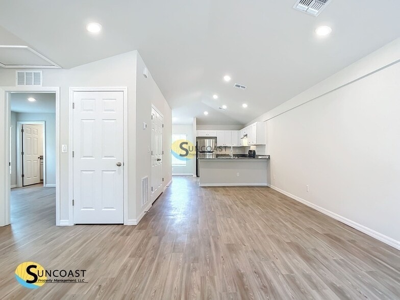 Building Photo - 2023 Redmond St