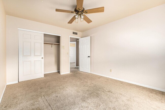 Building Photo - 11238 N 128th Pl