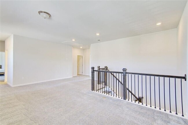 Building Photo - 7107 Branch Creek Cove