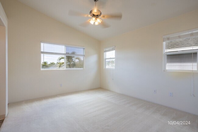 Building Photo - SF 3BR/2.5BA/2car garage in Ocean Pointe w...