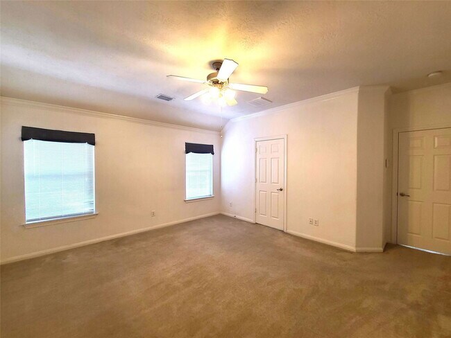 Building Photo - 119 Benedict Canyon Loop