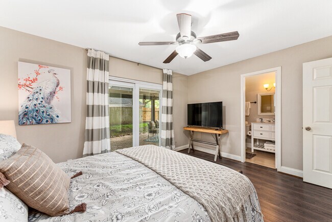 Building Photo - 1043 Grand Jct Dr