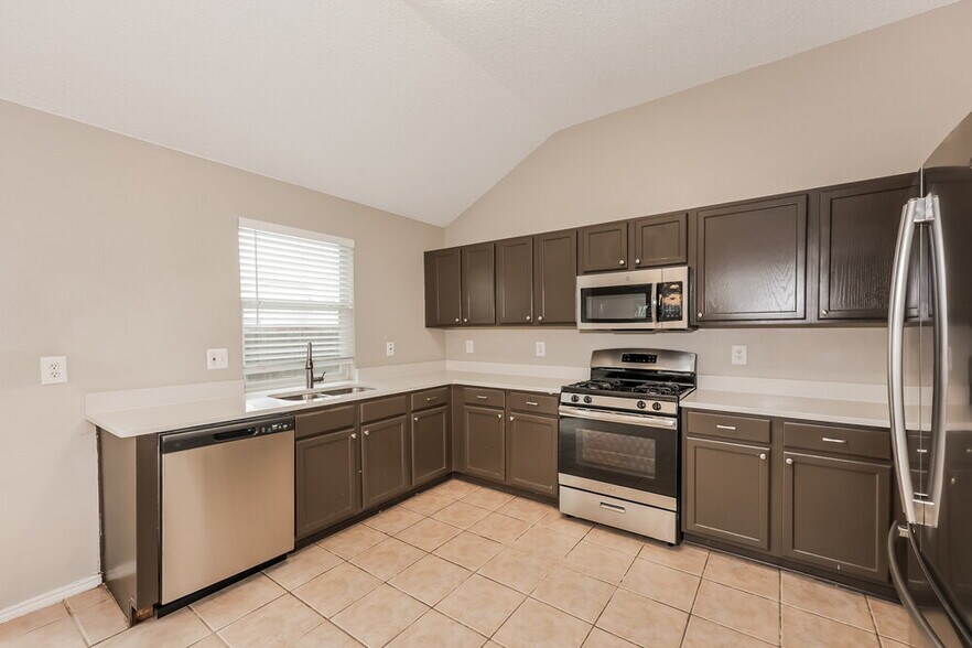 Building Photo - 4701 Palm Ridge Dr