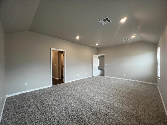 Building Photo - 2745 Dennis Dr