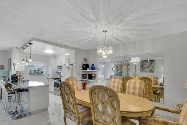 Building Photo - 1317 High Point Way SE