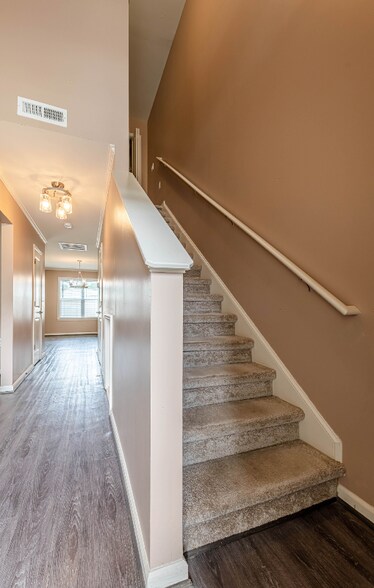 Building Photo - 237 Boyington Pl Rd