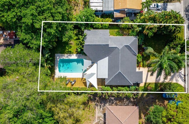 Building Photo - 1003 NE 118th St