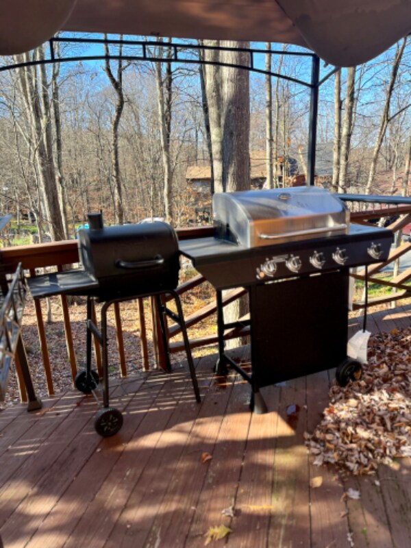 Building Photo - 50 Meadowlark Ln