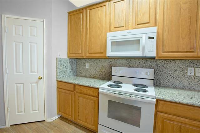 Building Photo - 10617 Wolfcreek Ln