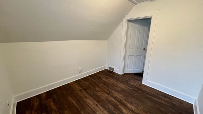 Building Photo - 10 Horne St