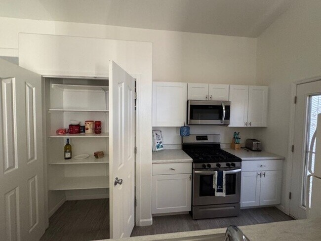 Building Photo - Pool Home with 3Bedrooms +Bonus Room Bullhead Parkway-Desert Foothills Estates- Can Be "Furnished...