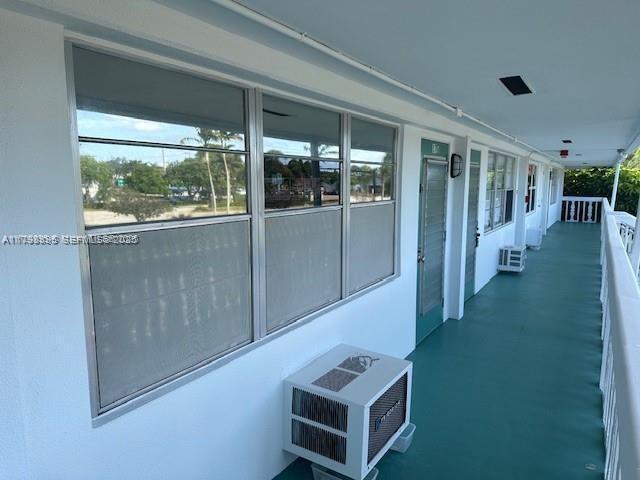 Building Photo - 17 Westbury E