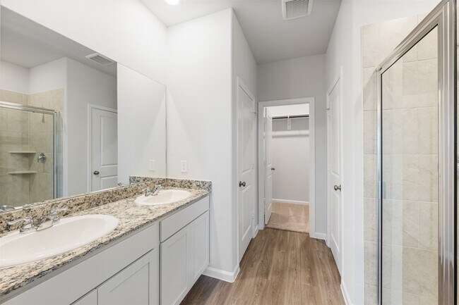 Building Photo - 16743 Needlepoint Dr