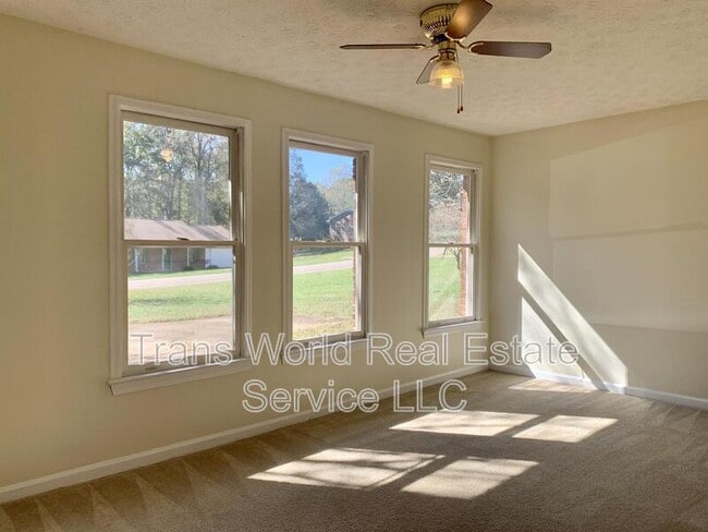 Building Photo - 1506 Betts Mill Rd