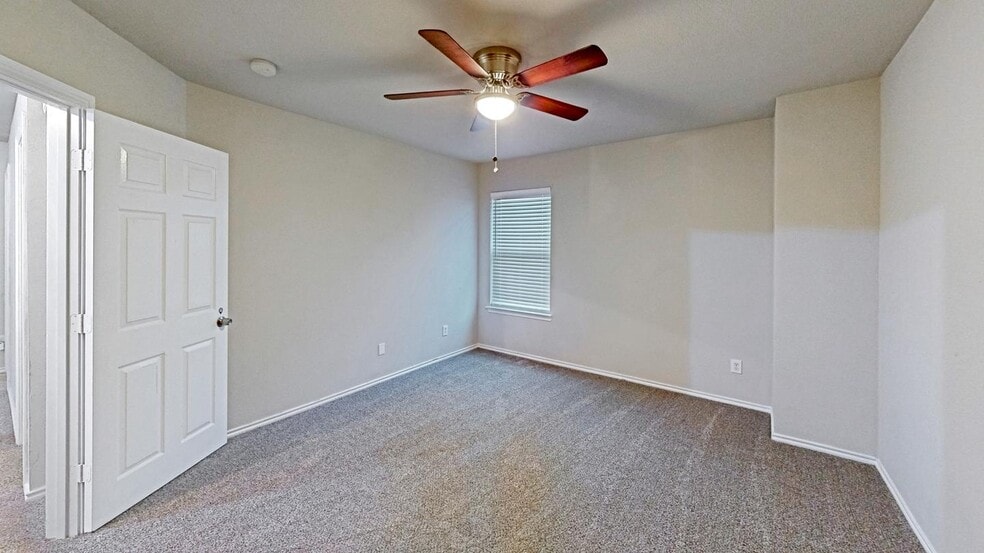 Building Photo - Affordable charm in Ferris – your cozy home at an unbeatable price!