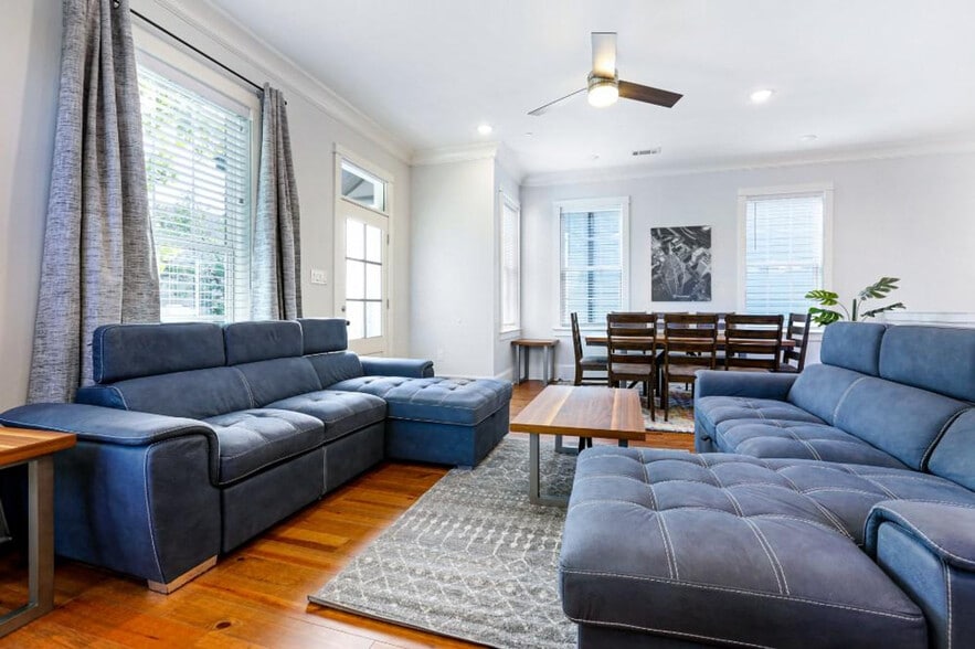 Primary Photo - 1637 Erato St