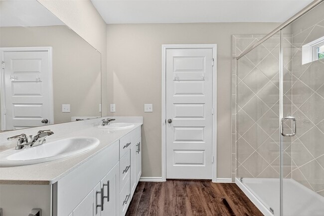 Building Photo - 79 Courageous Side Way