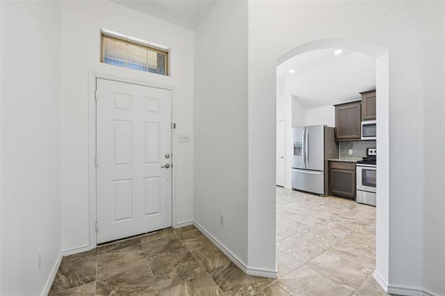 Building Photo - 10844 Live Oak Creek Dr