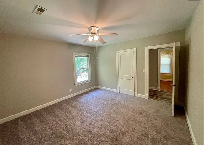 Building Photo - 803 S St Claire Dr