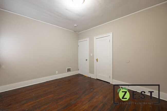 Building Photo - 3209-3211 Pasadena St