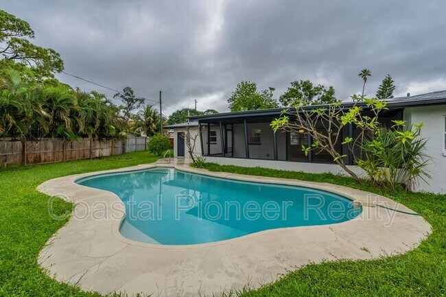 Building Photo - 4600 Venetian Blvd NE