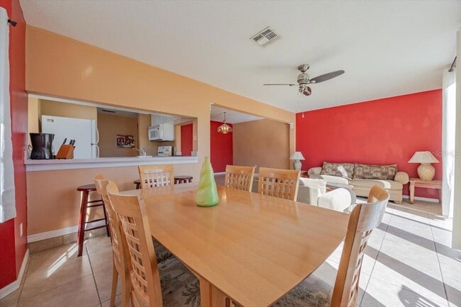 Building Photo - 203 Coco Plum Dr