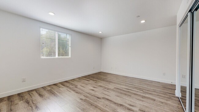 Building Photo - 4452 Turquoise St