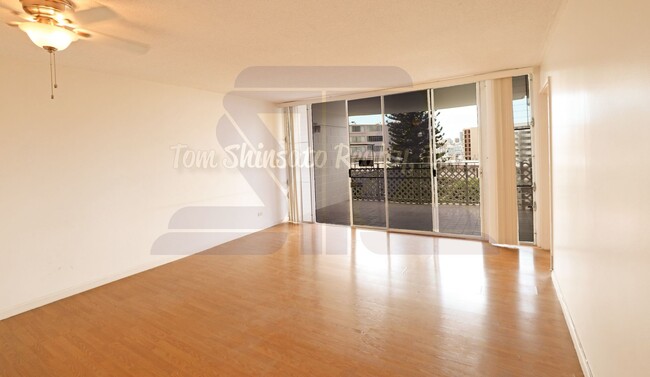 Building Photo - 2 Bedroom, 2 Bath unit at Victoria Plaza
