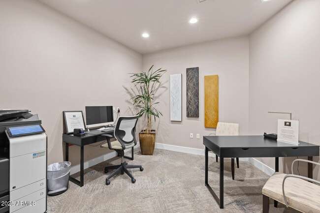 Building Photo - 2211 E Camelback Rd