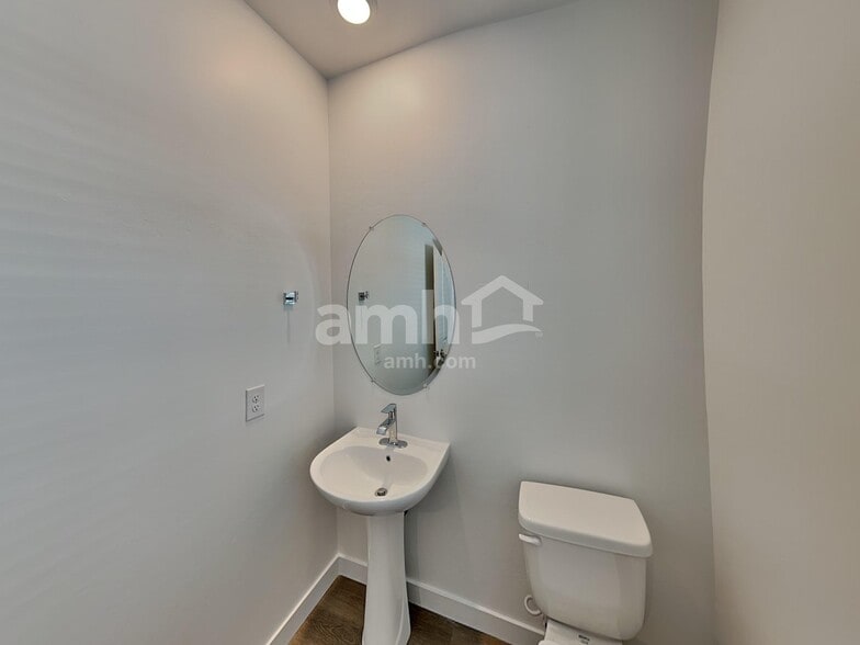 Building Photo - 9543 E Friedel Dr