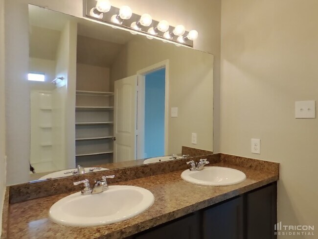 Building Photo - 2721 Swift Creek Dr