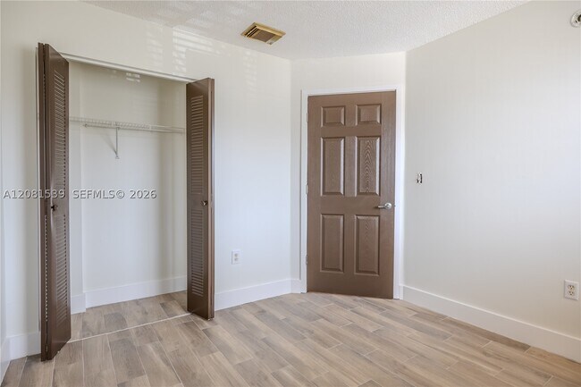 Building Photo - 12527 NW 11th Ln