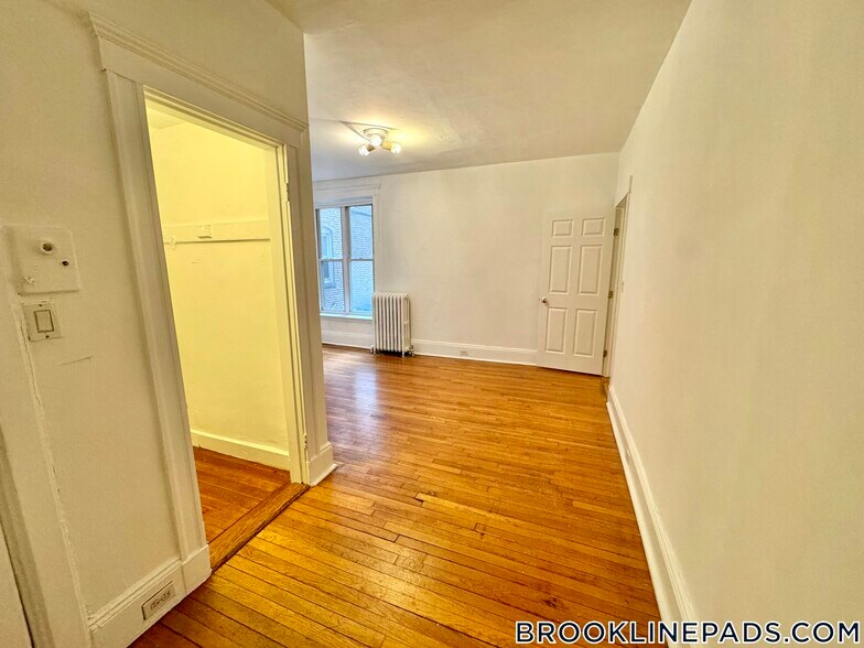 Building Photo - 37 Dwight St