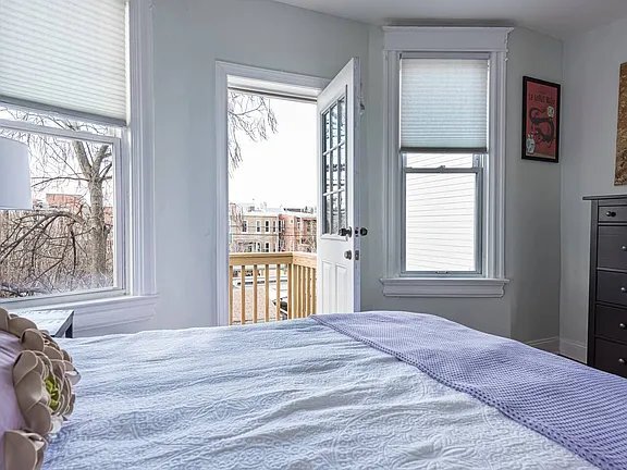 Building Photo - 1008 8th St NE