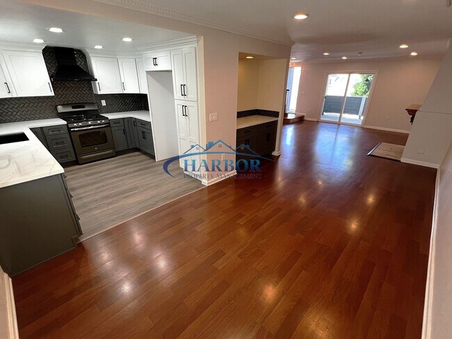 Building Photo - MOVE IN SPECIAL $1,000 OFF 1st Months Rent